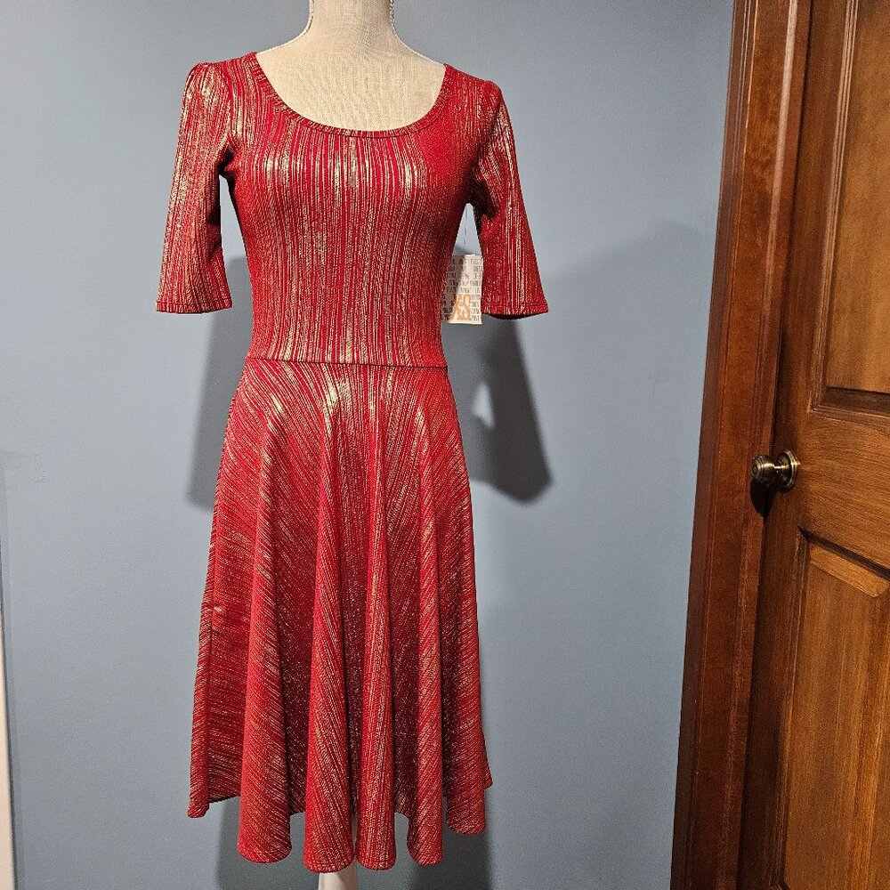NWT Elegant Nicole Lularoe - Xsmall